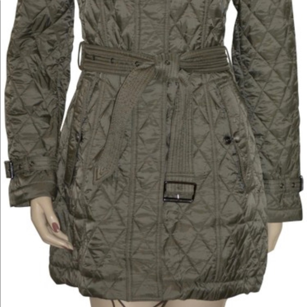 Burberry Finsbridge quilted jacket. Mink green color. EUC! Small